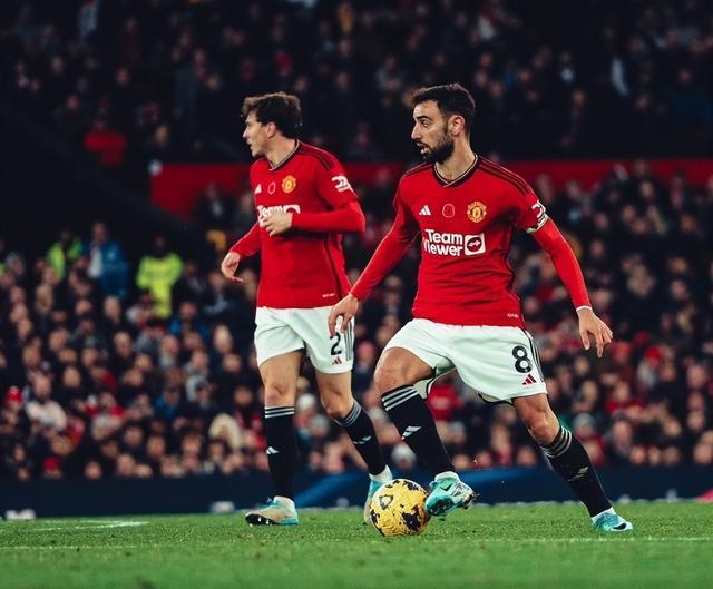 爱游戏电竞-包含曼联球迷现场助威,激发球队夺冠斗志的词条