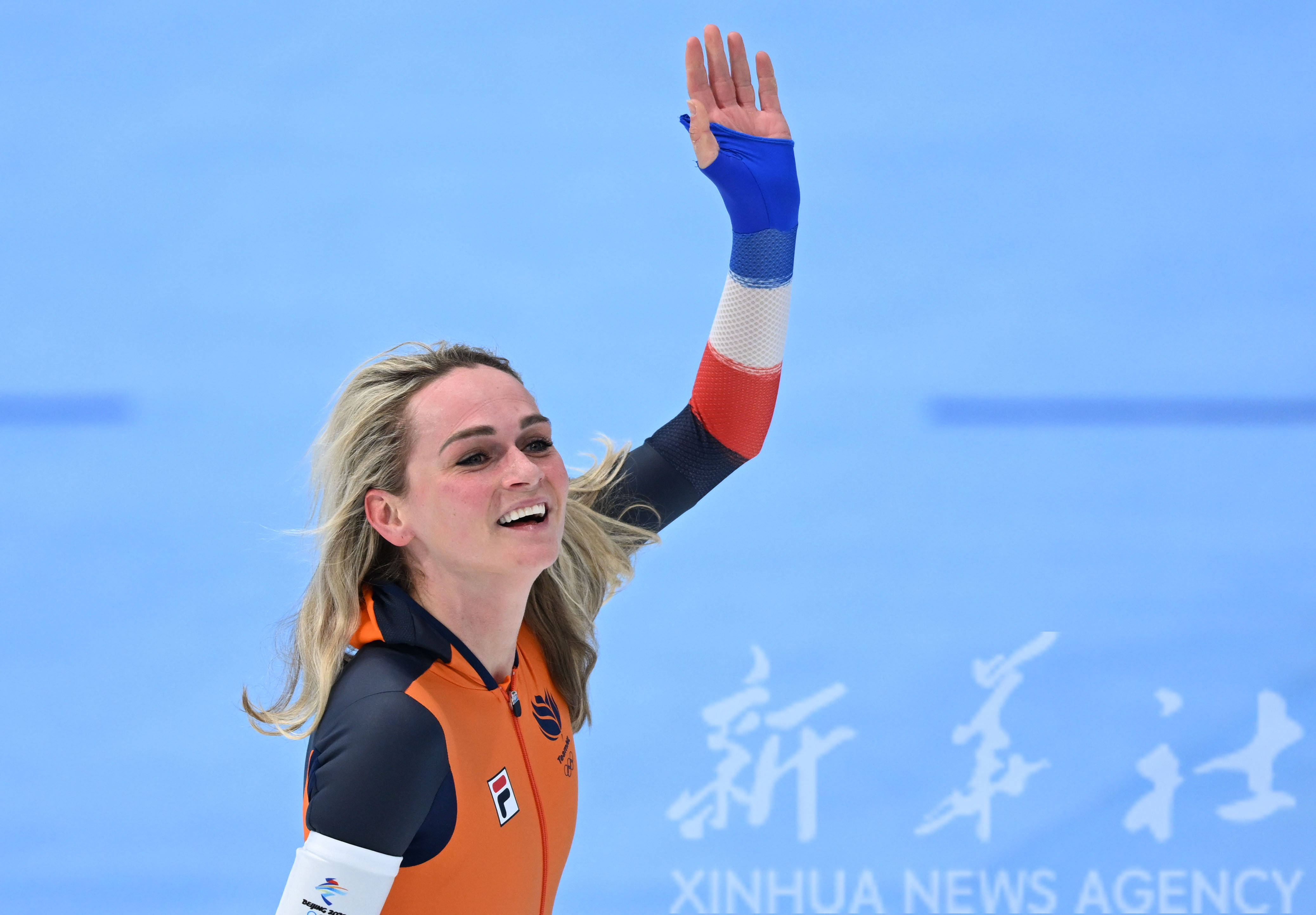 爱游戏登录-加拿大选手破纪录夺冠,再掀高潮