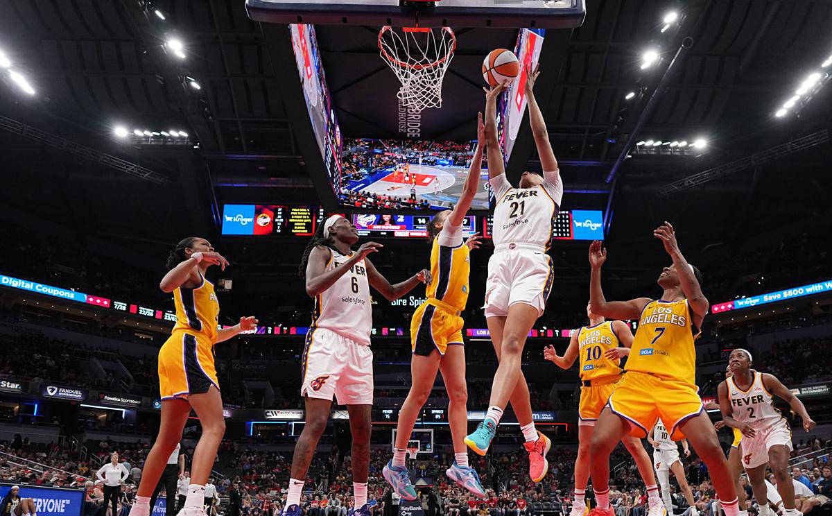 太阳队主场发威,力争击败对手 太阳队主场发威,力争击败对手