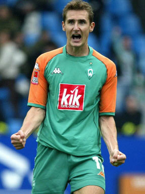 包含德国不敌乌克兰,克洛泽执教首秀落败遭遇信任危机的词条 包含德国不敌乌克兰,克洛泽执教首秀落败遭遇信任危机的词条