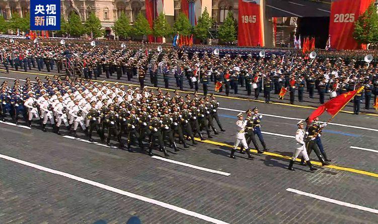 爱游戏app下载地址-俄罗斯队勇夺胜利,展现团队实力