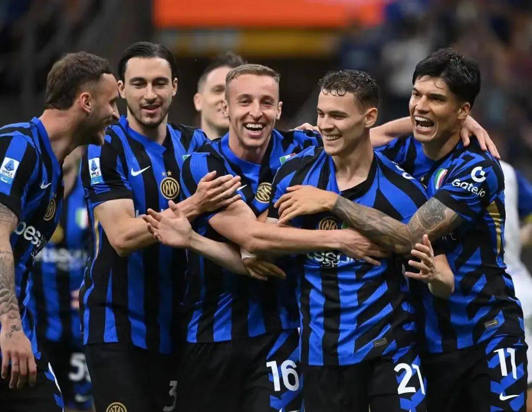 爱游戏官网入口-包含米兰篮球联赛决赛上演史诗级对决,胜负悬念的词条