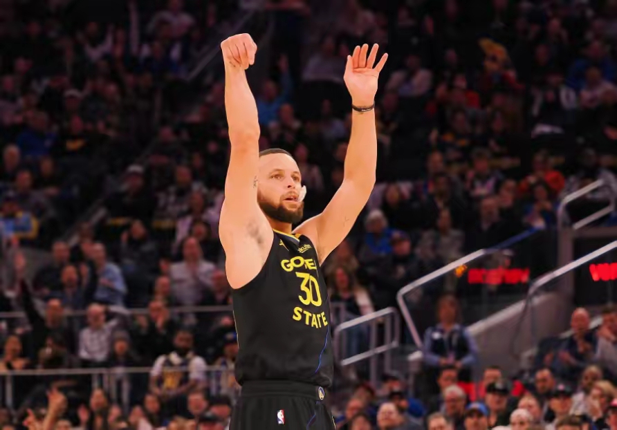 勇士队主场再胜对手,取得三连胜的简单介绍 勇士队主场再胜对手,取得三连胜的简单介绍