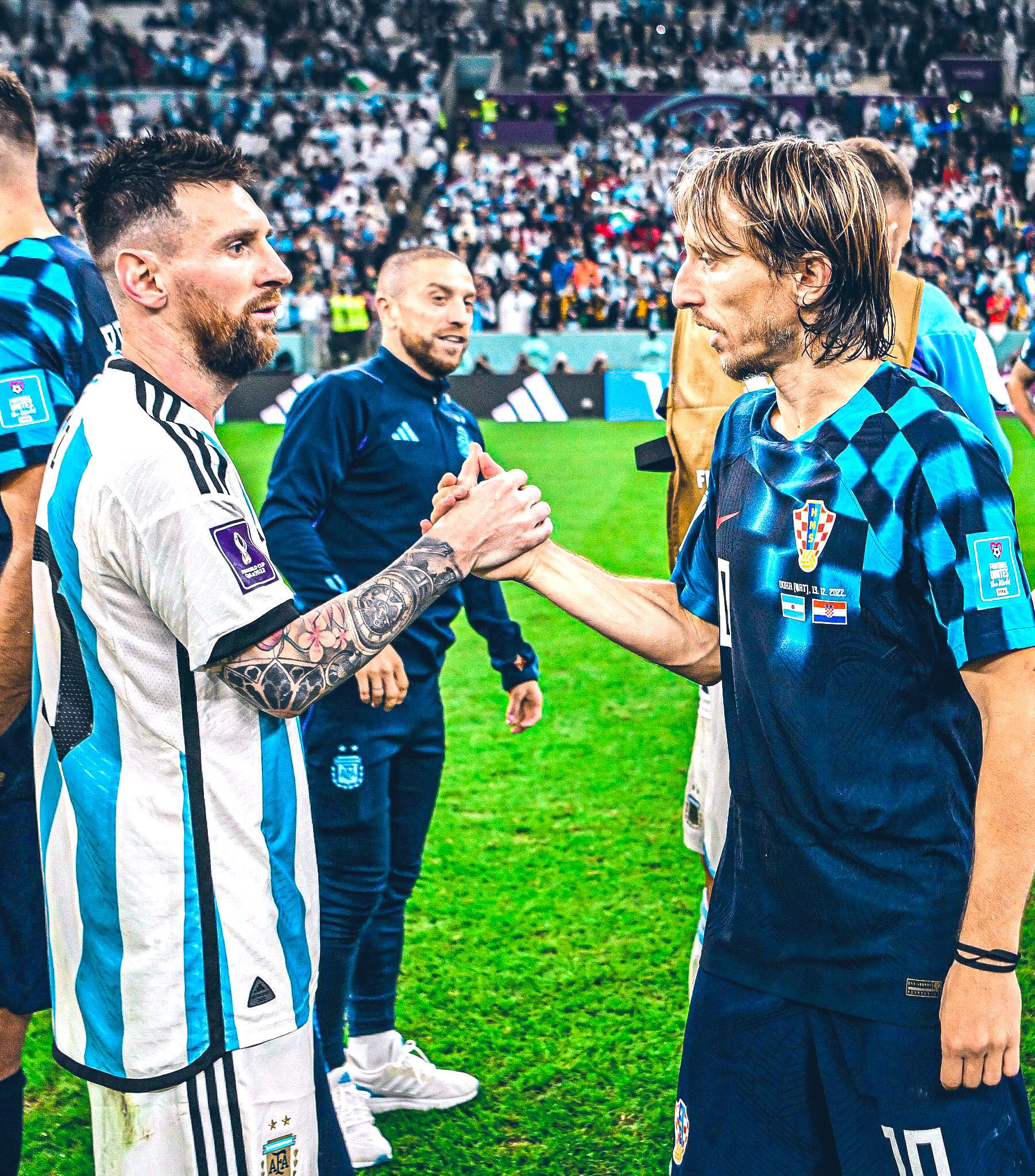 包含阿根廷足坛巨星受伤无缘美洲杯，球队发出挑战的词条