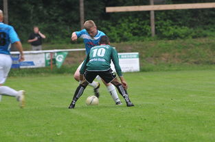 爱游戏下载-武磊攻势凶猛,上海上港战胜对手,武磊在上港踢什么位置