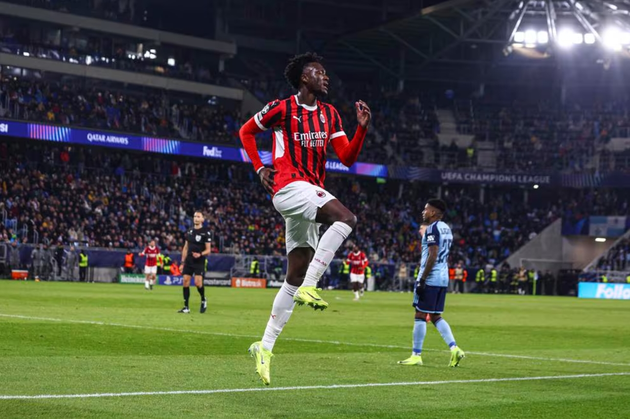 爱游戏下载-AC米兰士气大涨,冲刺联赛前四