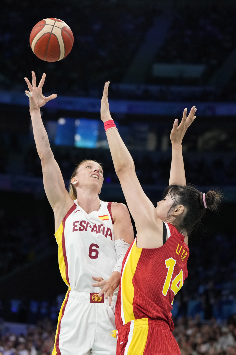 法国女篮奋力拼搏,成功晋级决赛 法国女篮奋力拼搏,成功晋级决赛